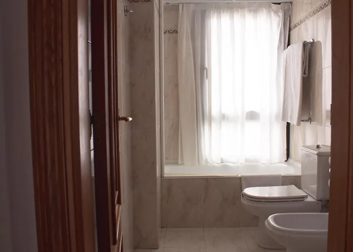 埃塞萨酒店 2* 圣塞瓦斯蒂安