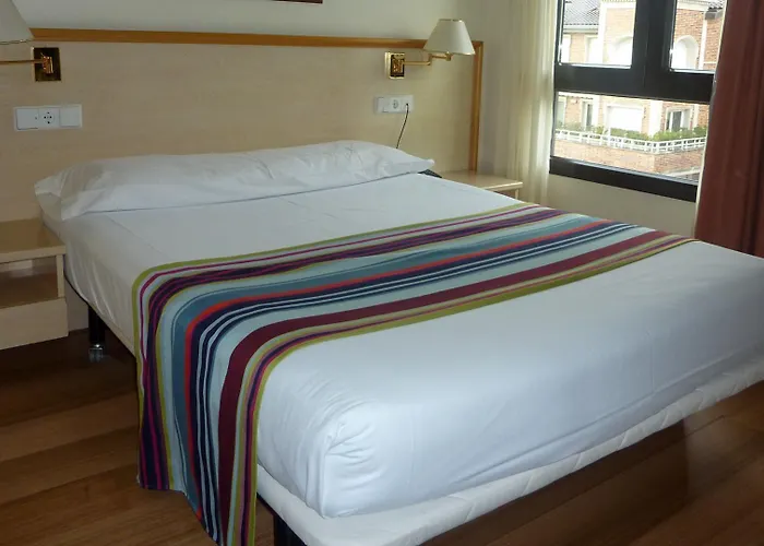 埃塞萨酒店 2* 圣塞瓦斯蒂安