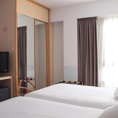 Ezeiza Hotel 2*